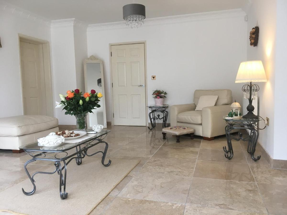 Rowan House Bed Breakfast Main House & Self Contained Self Catering Apartment Cymmer Exterior foto
