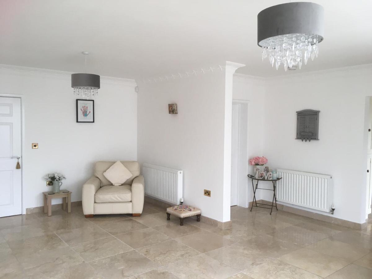 Rowan House Bed Breakfast Main House & Self Contained Self Catering Apartment Cymmer Exterior foto