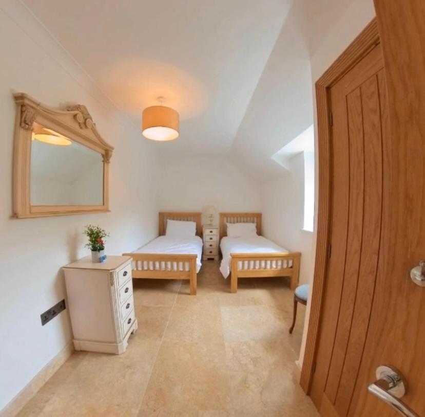 Rowan House Bed Breakfast Main House & Self Contained Self Catering Apartment Cymmer Exterior foto