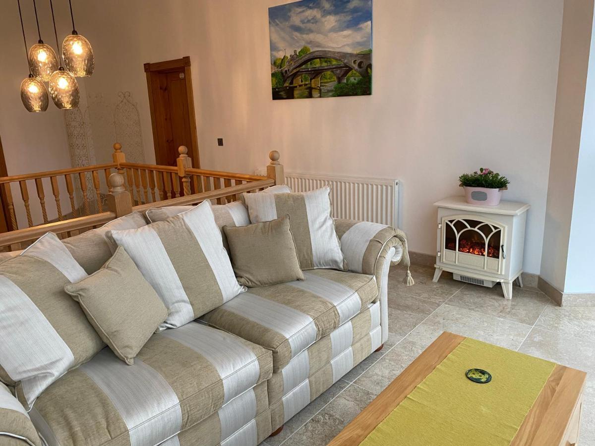 Rowan House Bed Breakfast Main House & Self Contained Self Catering Apartment Cymmer Exterior foto