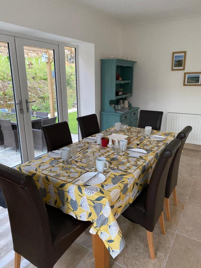 Rowan House Bed Breakfast Main House & Self Contained Self Catering Apartment Cymmer Exterior foto